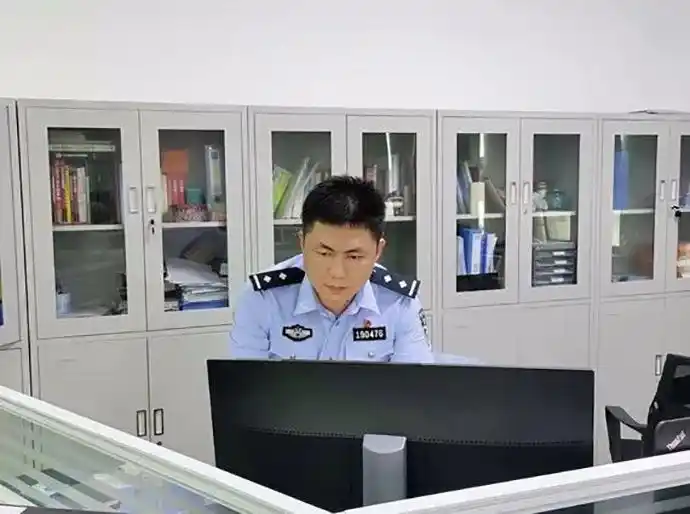 警惕！荐股骗局揭秘：你的炒股钱如何落入骗子口袋？